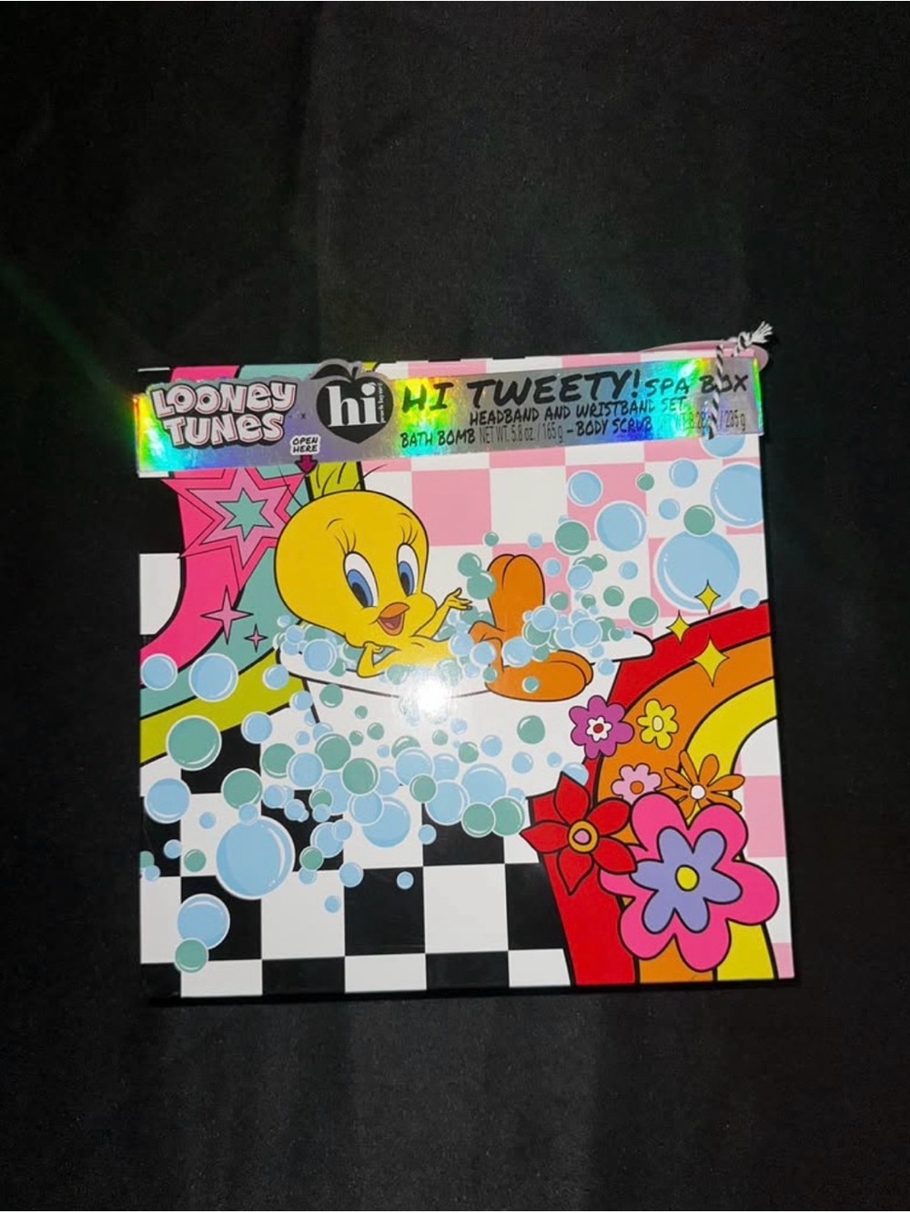 Warner Bros. Looney Tunes Tweety Bath Soak Box - Yellow, Pink, Blue, Orange
